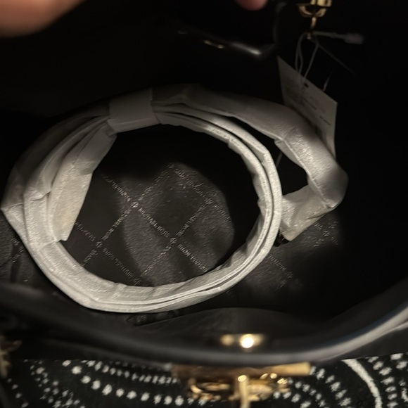 Black tote - Picture 5 of 5